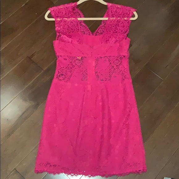 BCBG lace mini - Picture 2 of 3